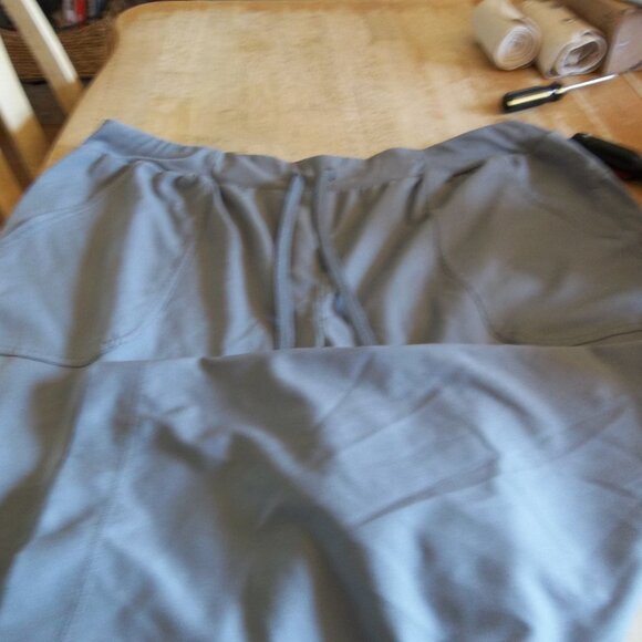 St Johns Bay Capri pants, size XL, very good condition, great buy! 2 for 1! - Picture 3 of 5